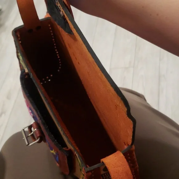 NWOT Beautiful Crossbody Genuine Leather Purse - Picture 5 of 6